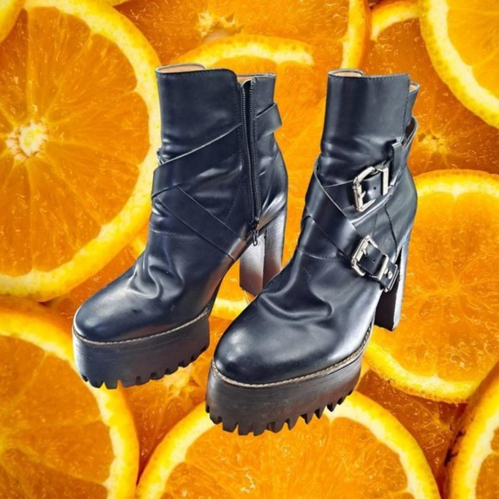 Ibiza Lest High Heeled Boots with Buckles Size 8‎